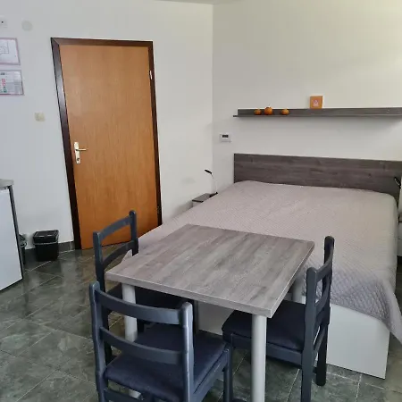 Apartma Jutersek 2+2 * Libelice