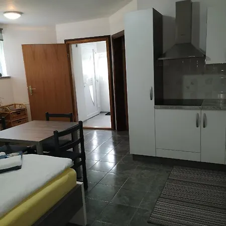 Apartma Jutersek 2+2 *
